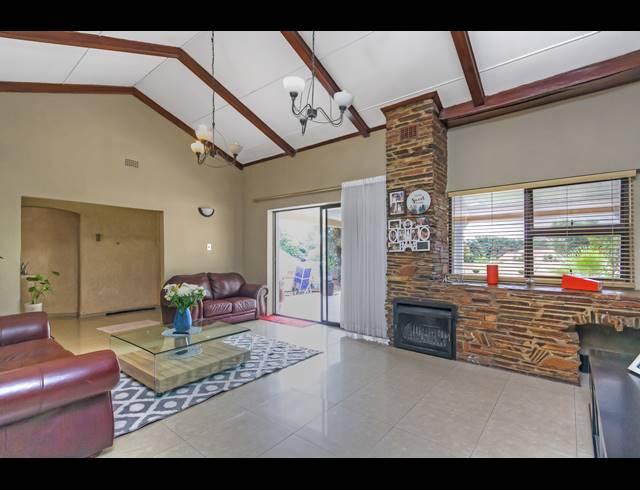 4 BEDROOM FREEHOLD FOR SALE IN BRAMLEY